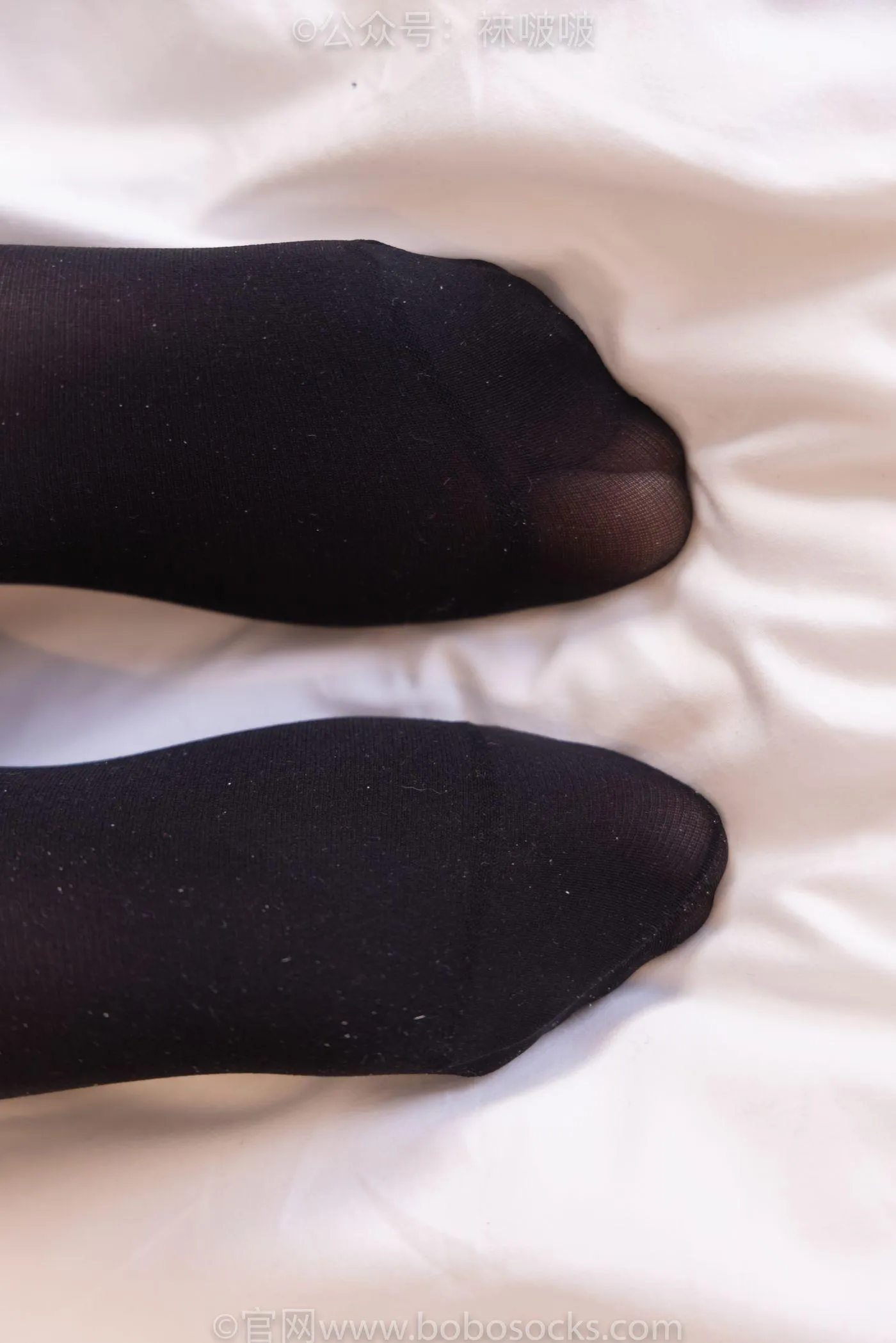 [BoBoSocks袜啵啵]NO.072 小甜豆-两双长靴、厚黑丝、厚肉丝 [144P]插图2